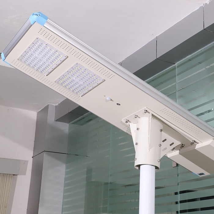 Monocrystalline Silicon Integrated Solar Street Light With 3.2V / 20AH Battery Capacity